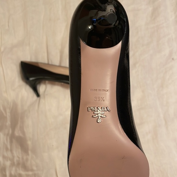 Prada black kitten heels - Picture 3 of 4